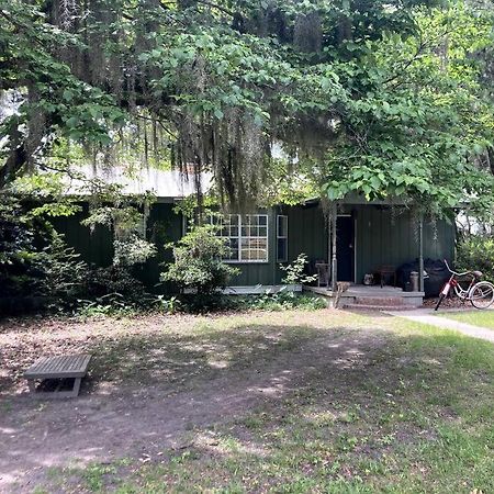 Tucked Away Newly Renovated 2 Bedroom/ 1 Bath Sleeps 8 Beaufort Exterior photo