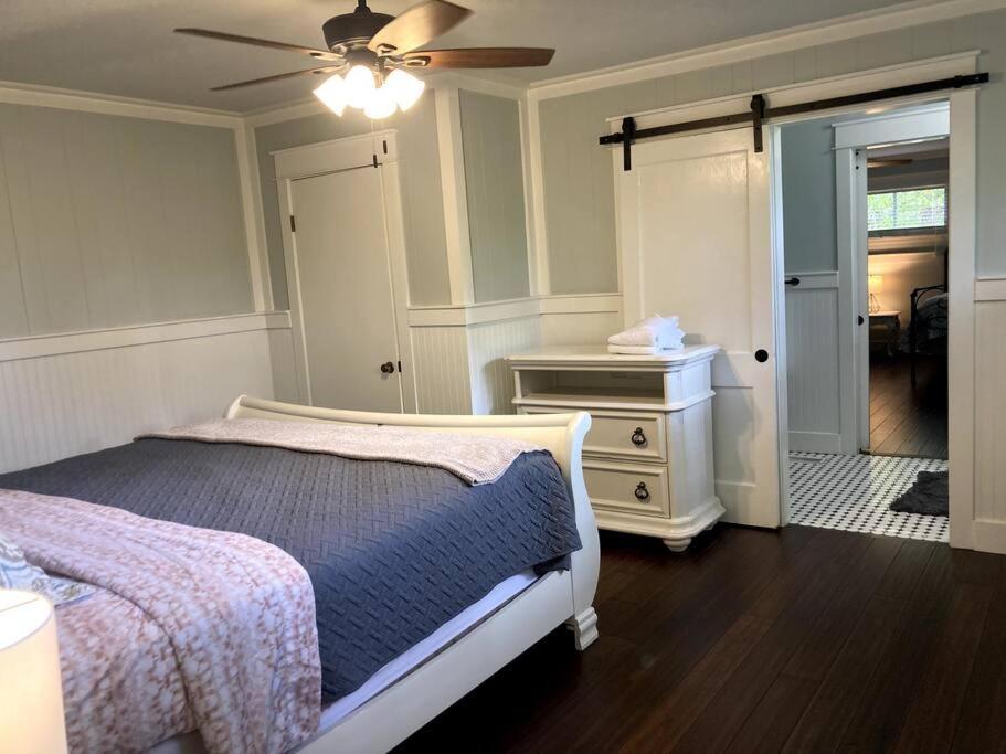 Tucked Away Newly Renovated 2 Bedroom/ 1 Bath Sleeps 8 Beaufort Exterior photo